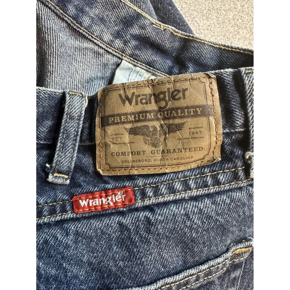 Wrangler Regular Fit‎ Jeans Mens 36x34 (35x32) Medium Wash Blue Denim 96501MR